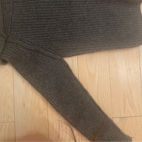 Gray Cowl Neck Ribbed Sweater - Picture 3 of 4